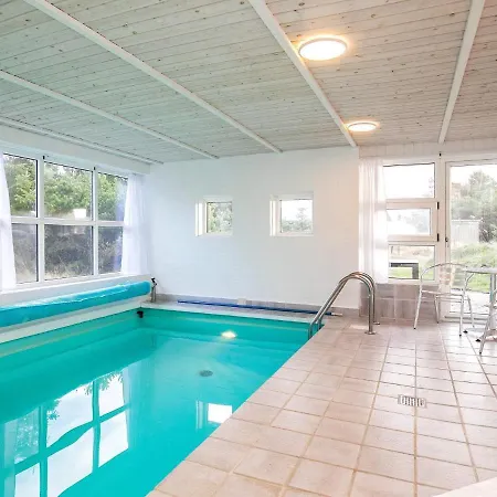 8 Person Holiday In Bl Vand